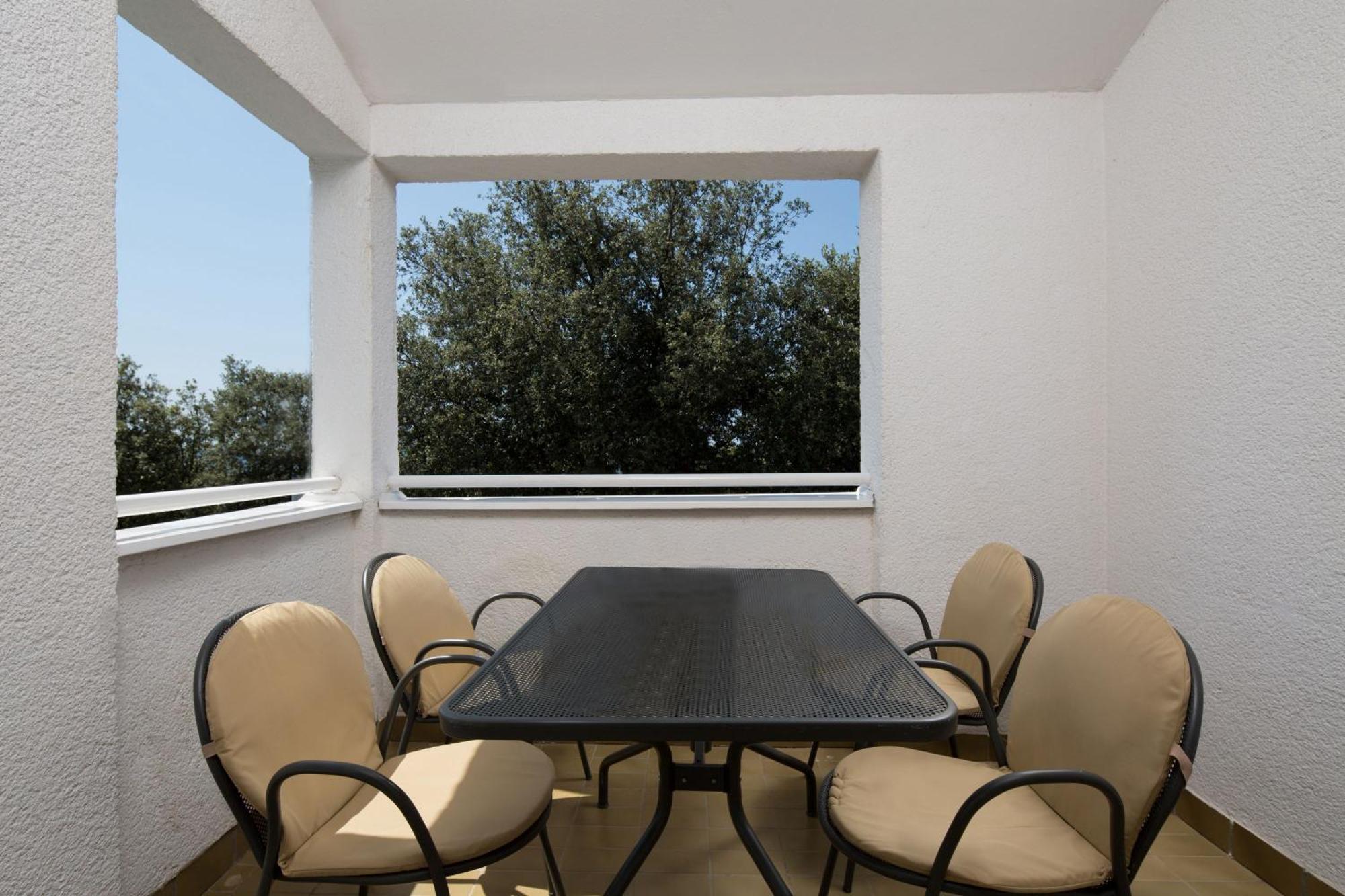 Lanterna Resort Tar-Vabriga 外观 照片